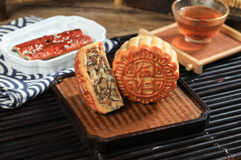 月饼和茶的中秋搭配图片