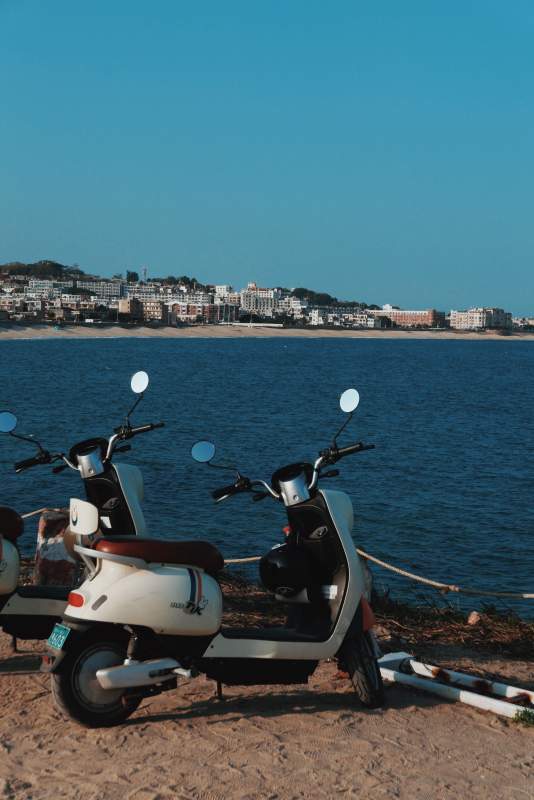 海边的摩托车图片