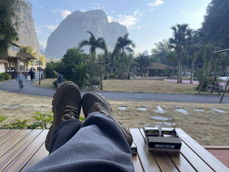 悠闲山景咖啡时光图片