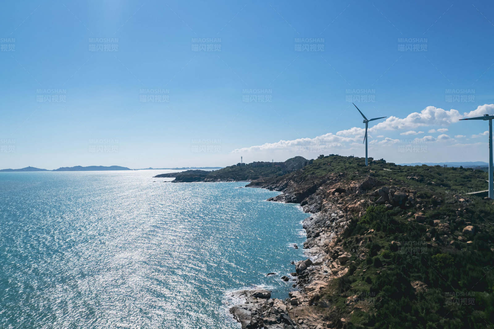 海岸风车景观图片
