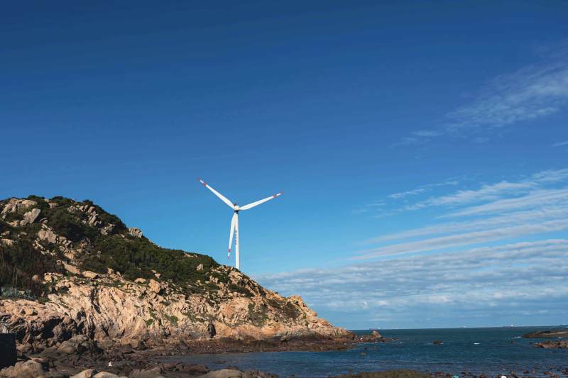 海边风车图片