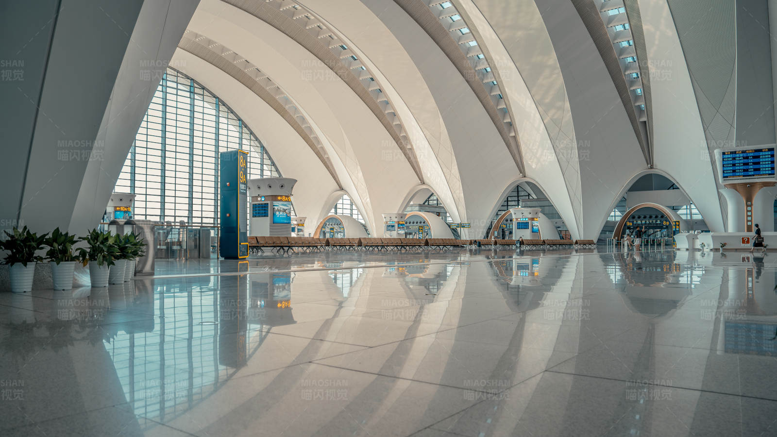 现代机场的未来感设计图片