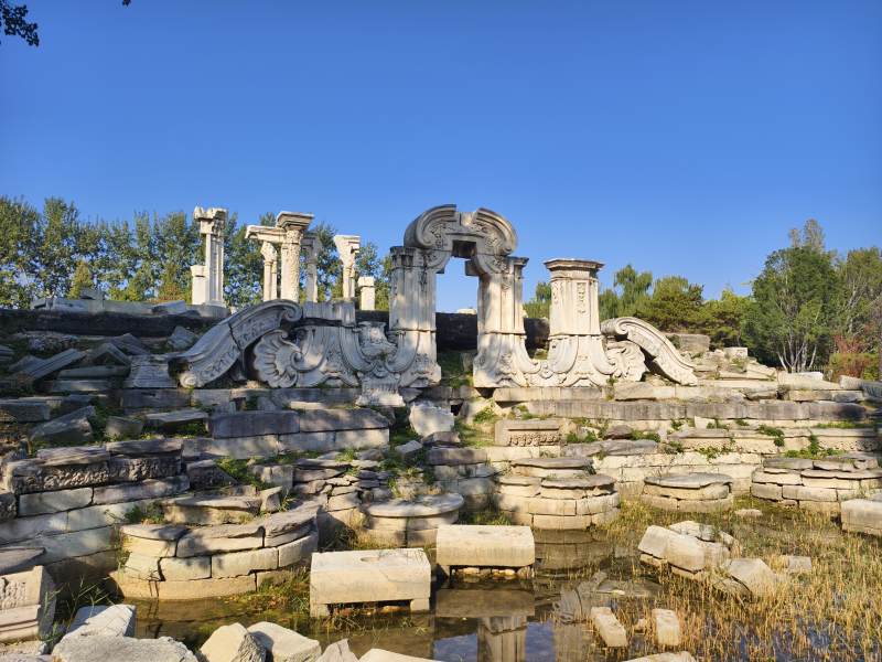 圆明园遗址图片