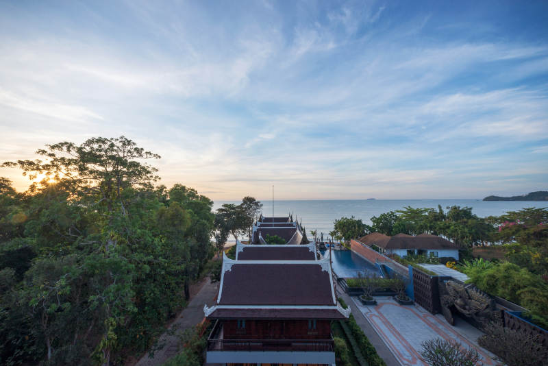 海滨别墅日落美景图片