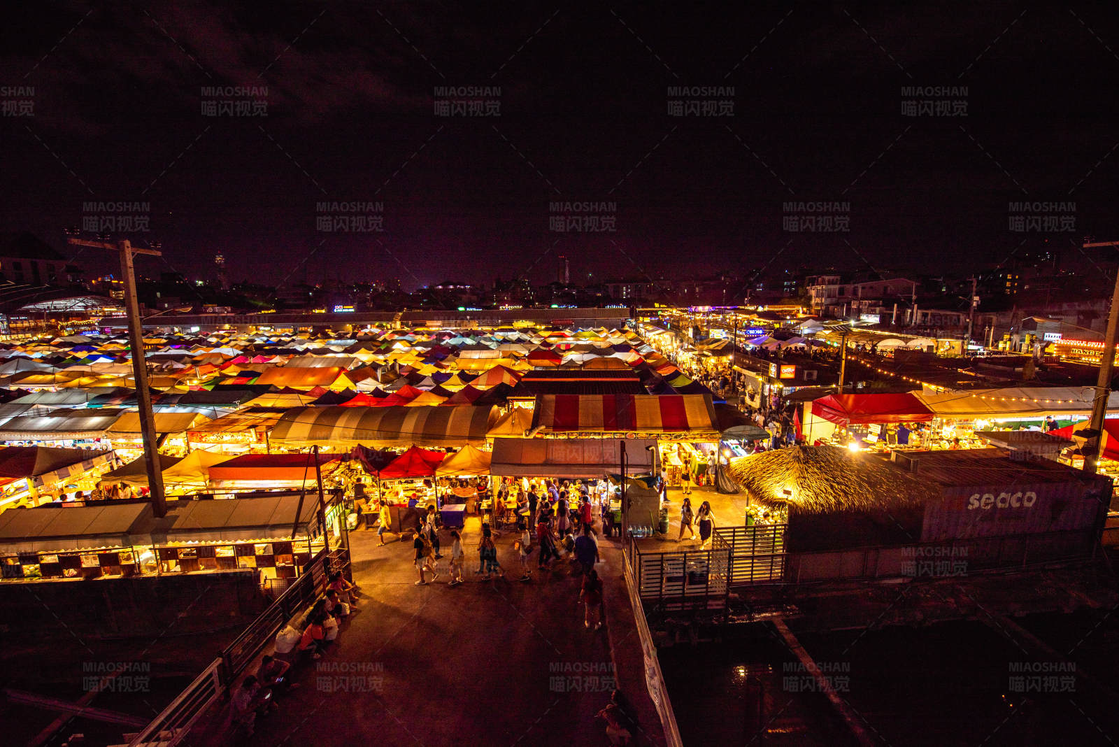 夜市灯火通明图片