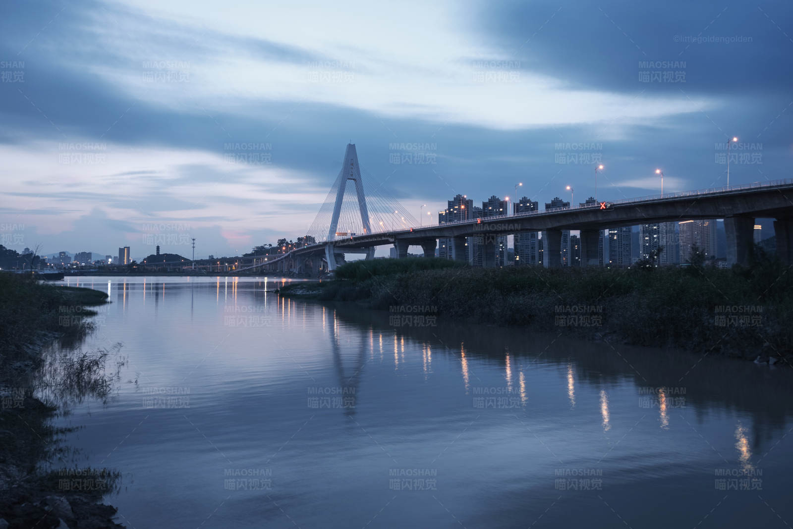 暮色桥影图片