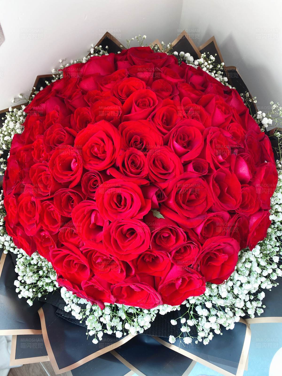 红玫瑰花束图片