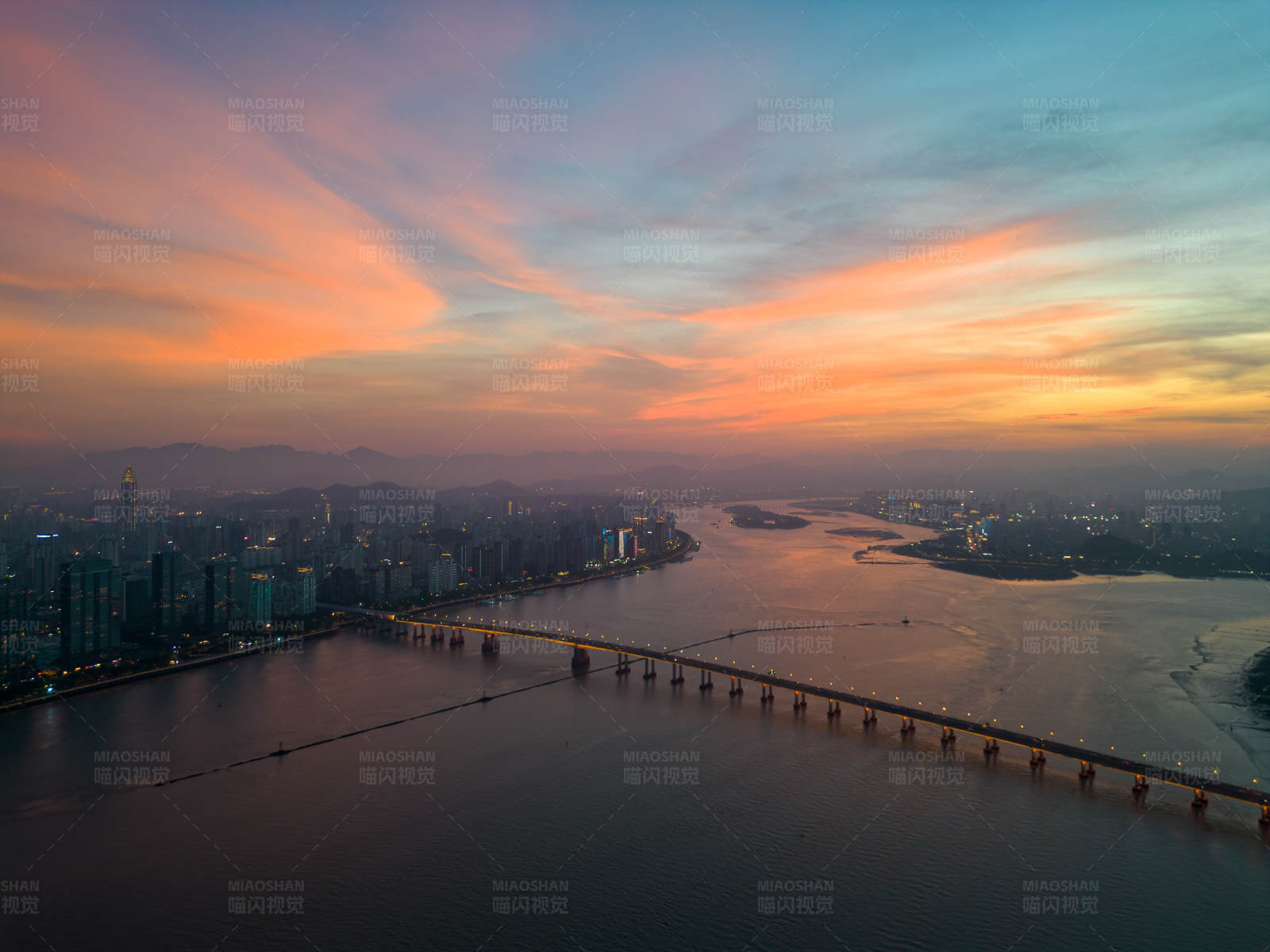 日落江桥 城市天际线图片