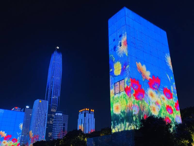 城市夜景灯光秀图片