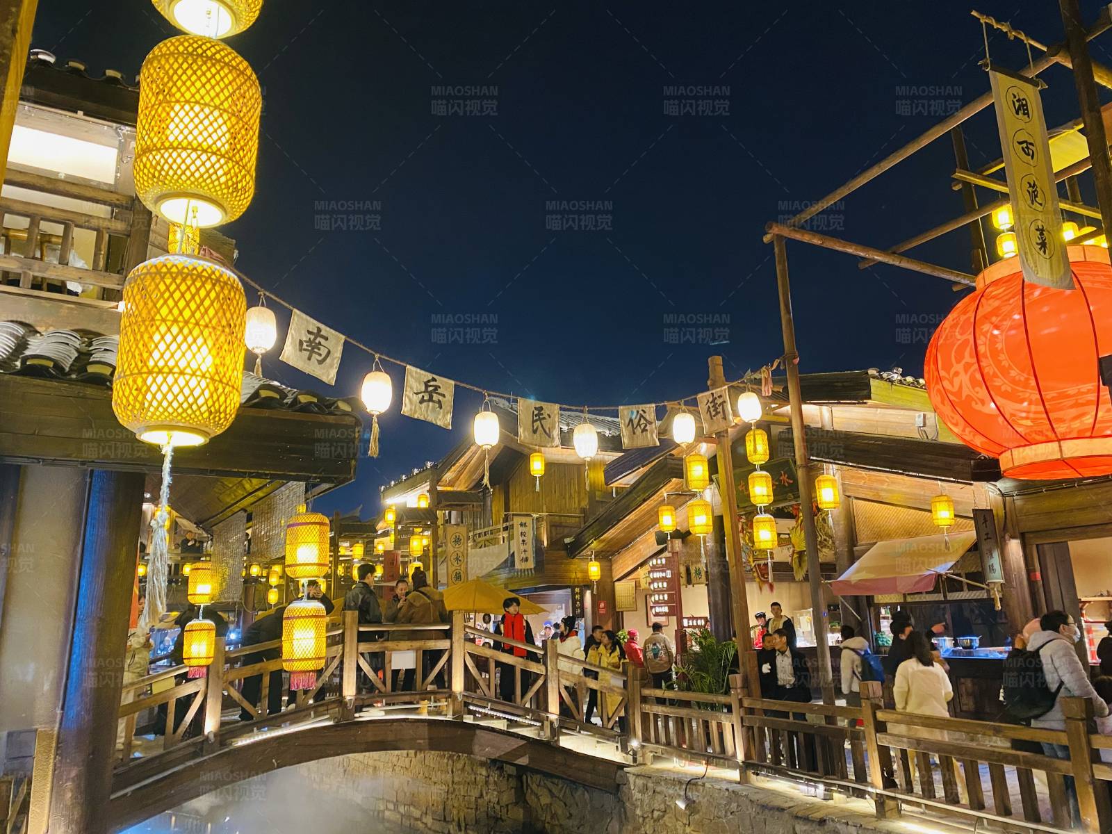 夜市灯笼桥图片