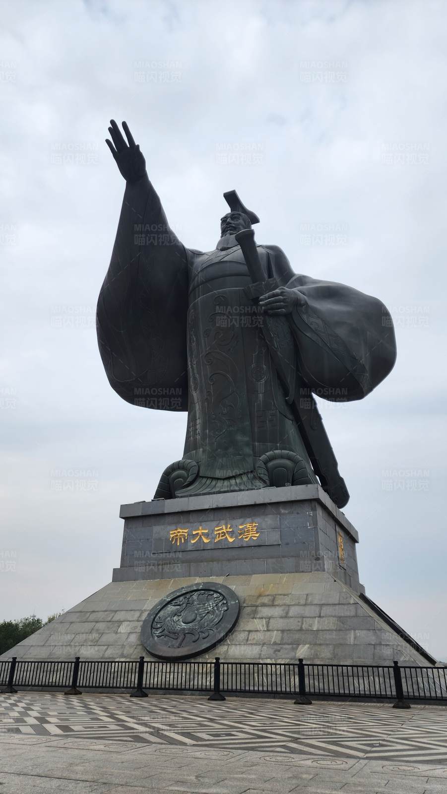 武汉大帝雕像图片