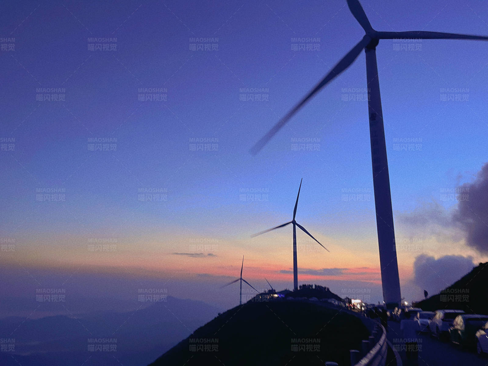 风车与黄昏图片