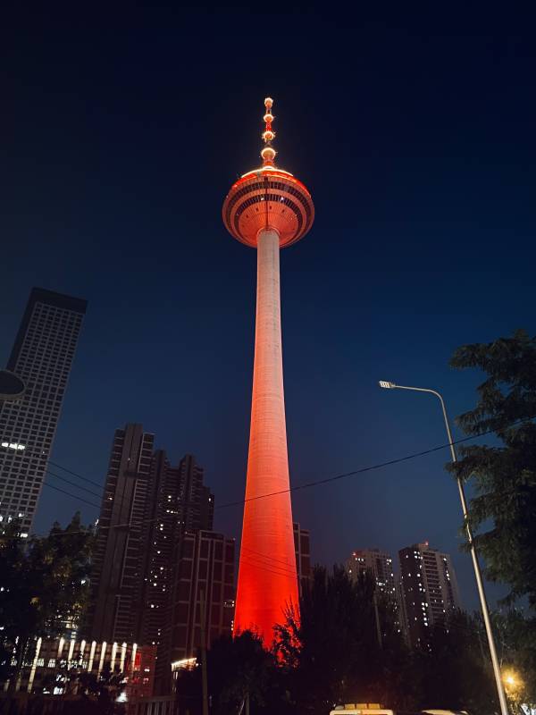 夜色中的沈阳彩电塔图片