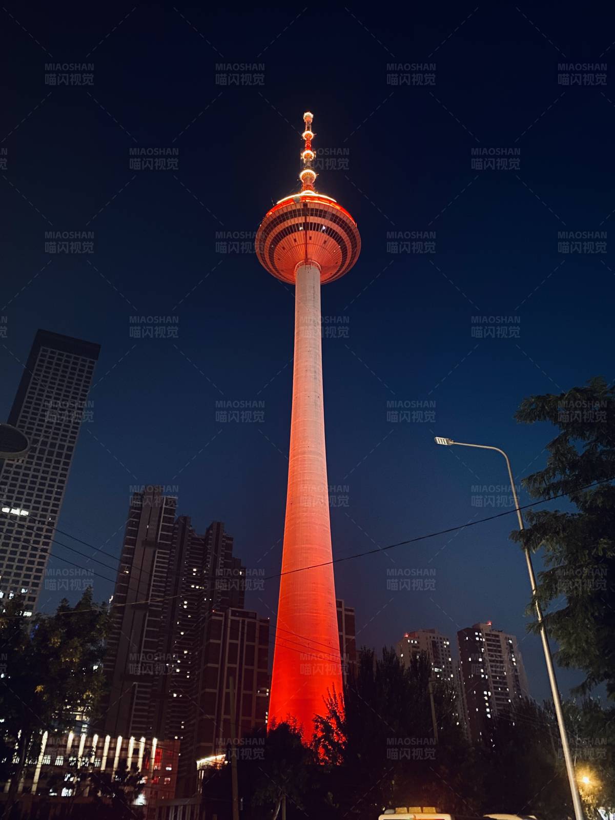 夜色中的沈阳彩电塔图片