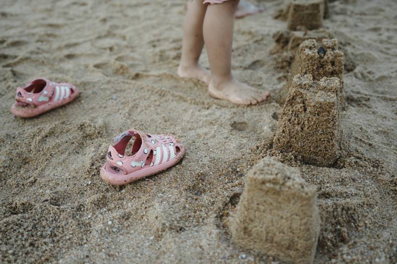 沙滩上的童年回忆图片