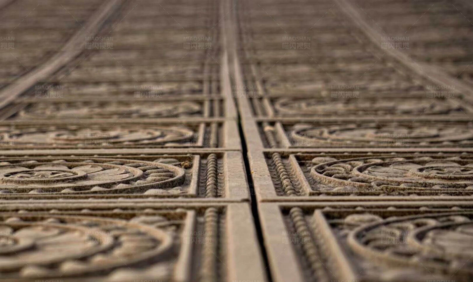 古老花纹地毯特写图片