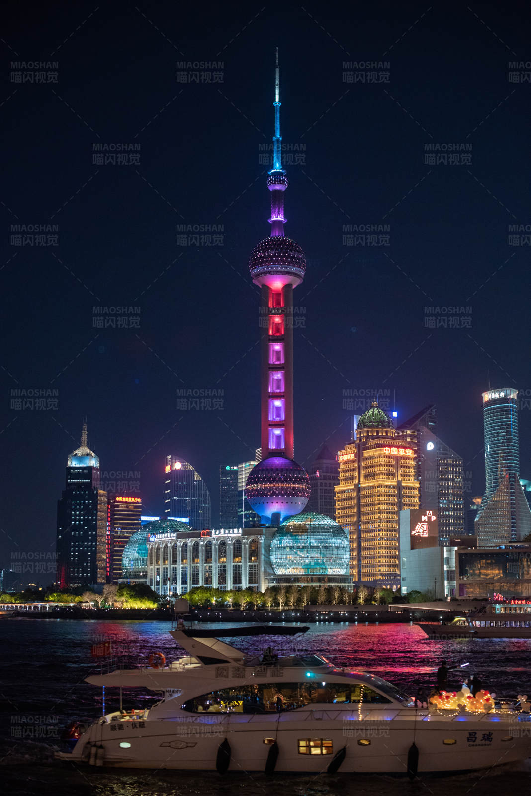 上海夜景与东方明珠图片