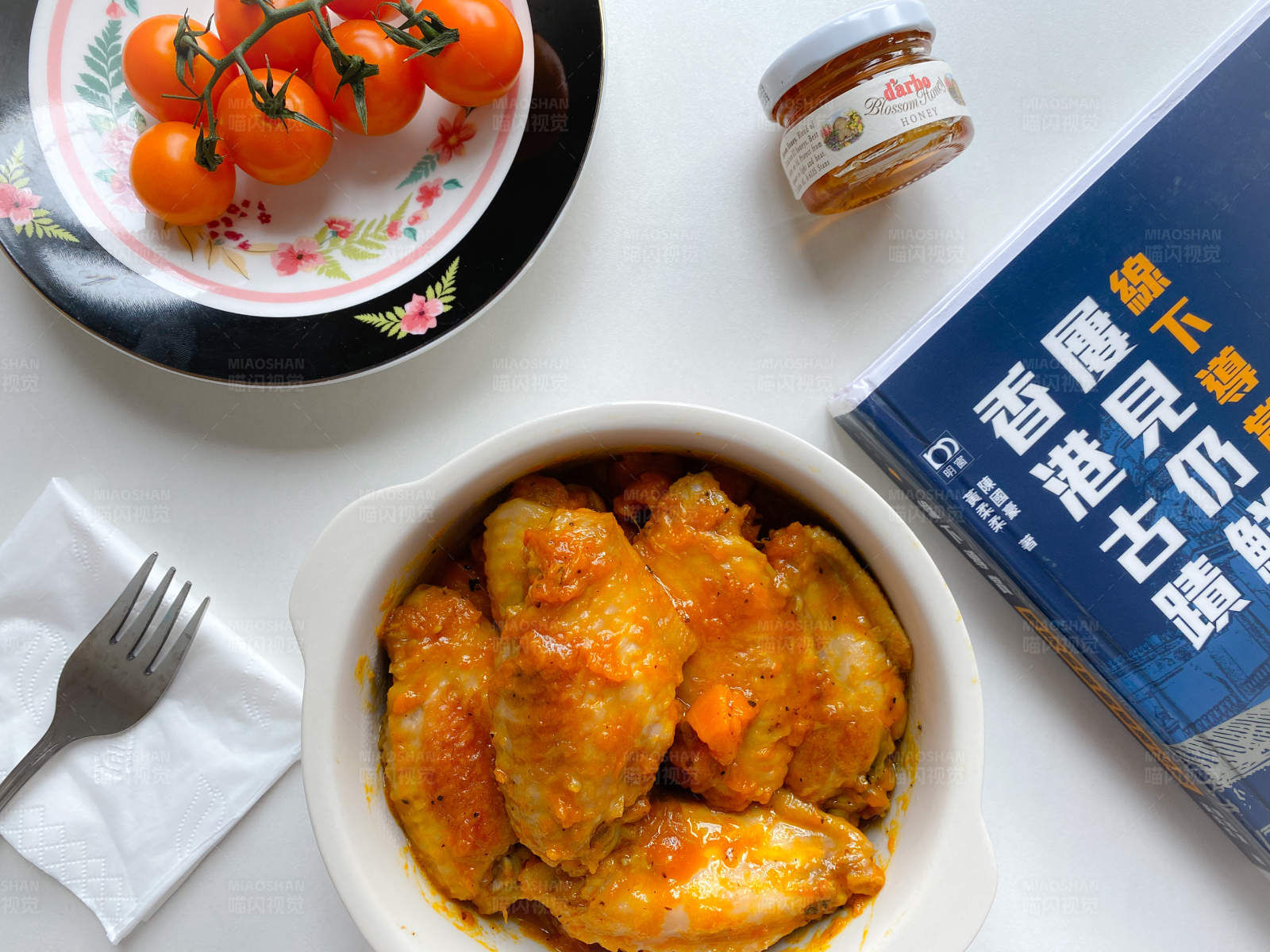 美味咖喱鸡翅与番茄图片