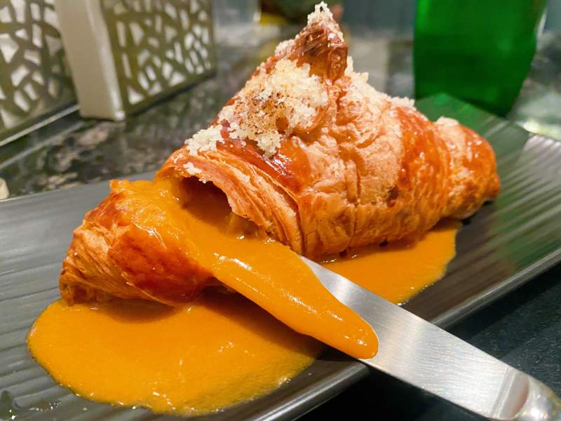 流心芝士羊角面包图片