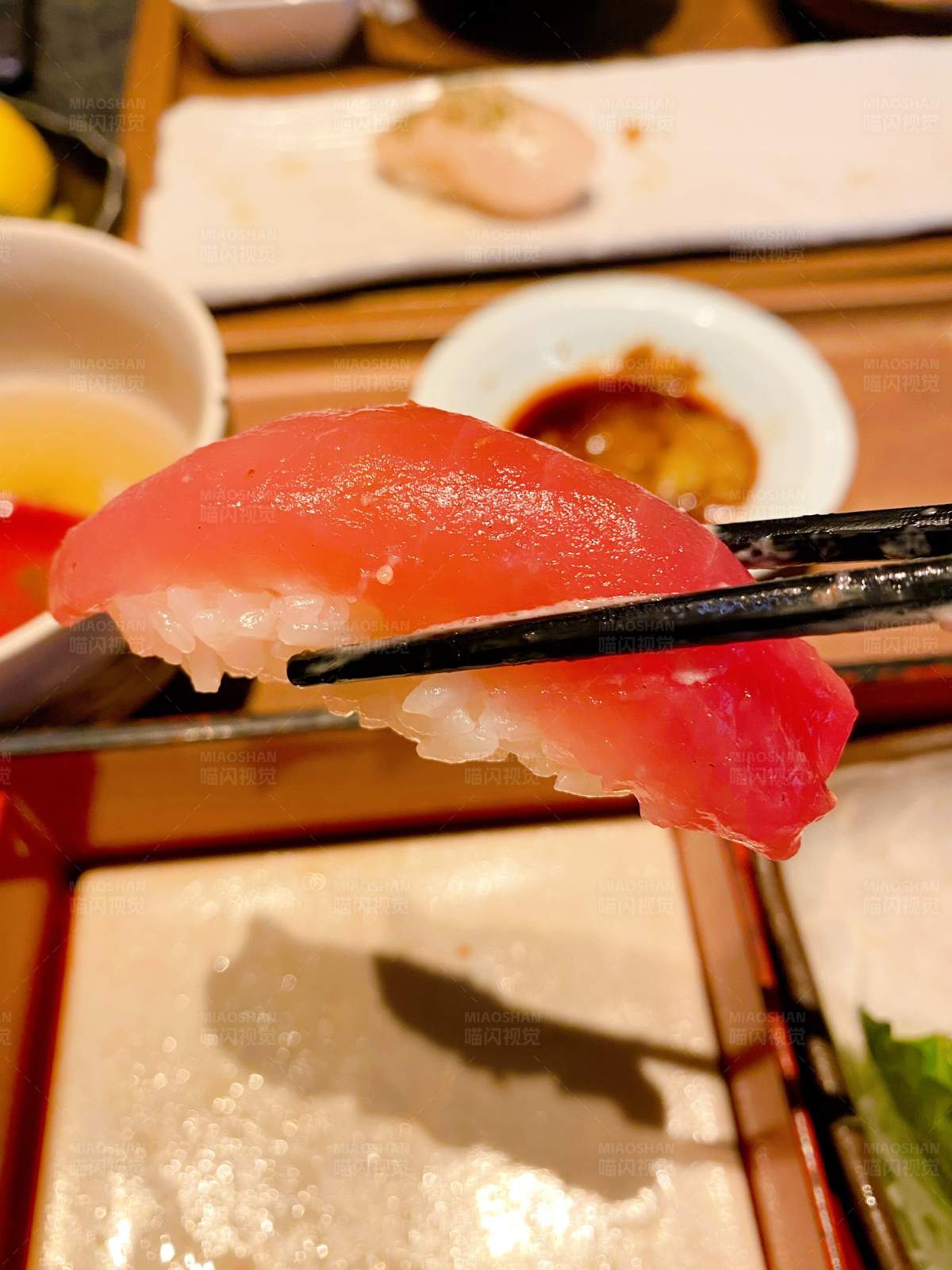 美味寿司瞬间图片