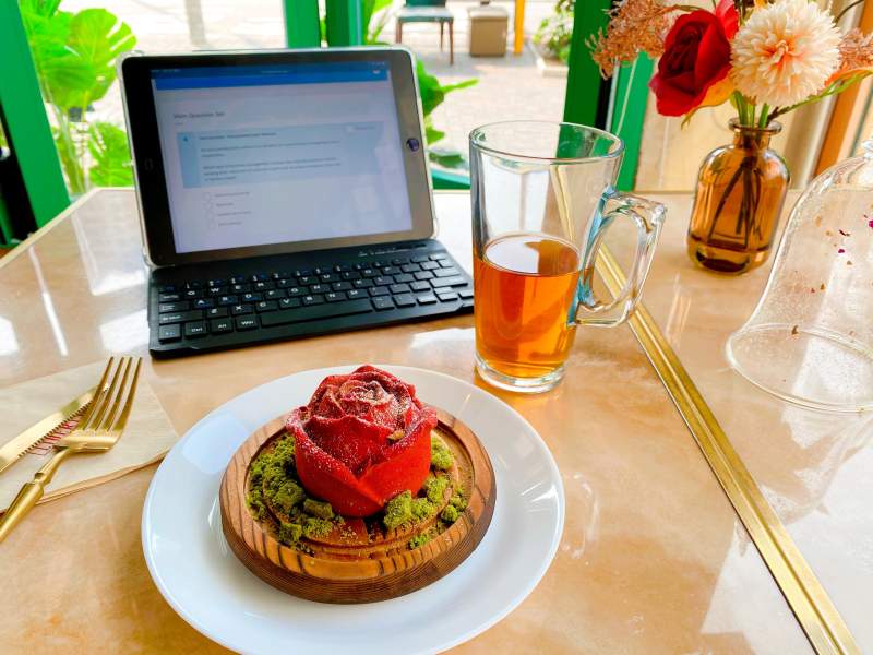 工作与美食的完美结合图片