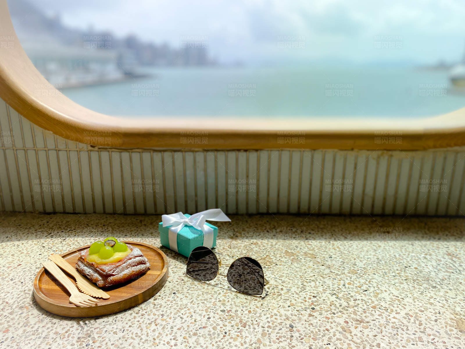 海边的甜蜜时光图片