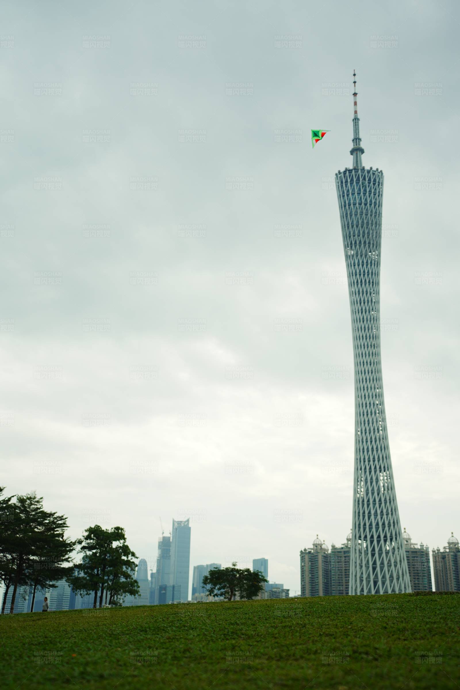 广州塔与风筝图片
