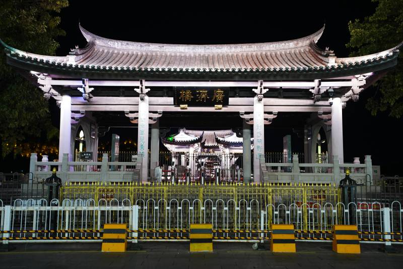 夜晚的古建筑图片