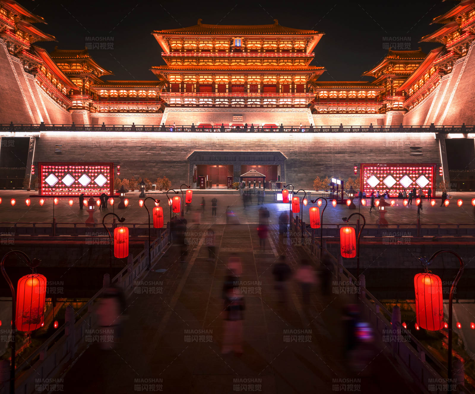 古城夜景红灯笼图片