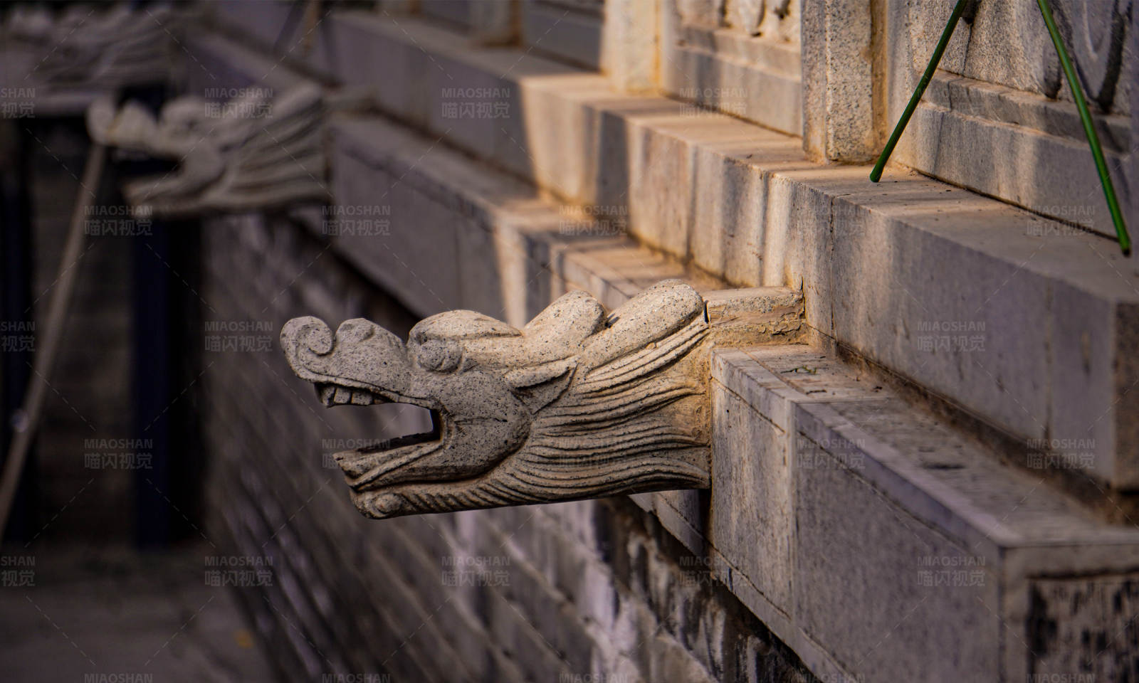 石雕龙头装饰图片