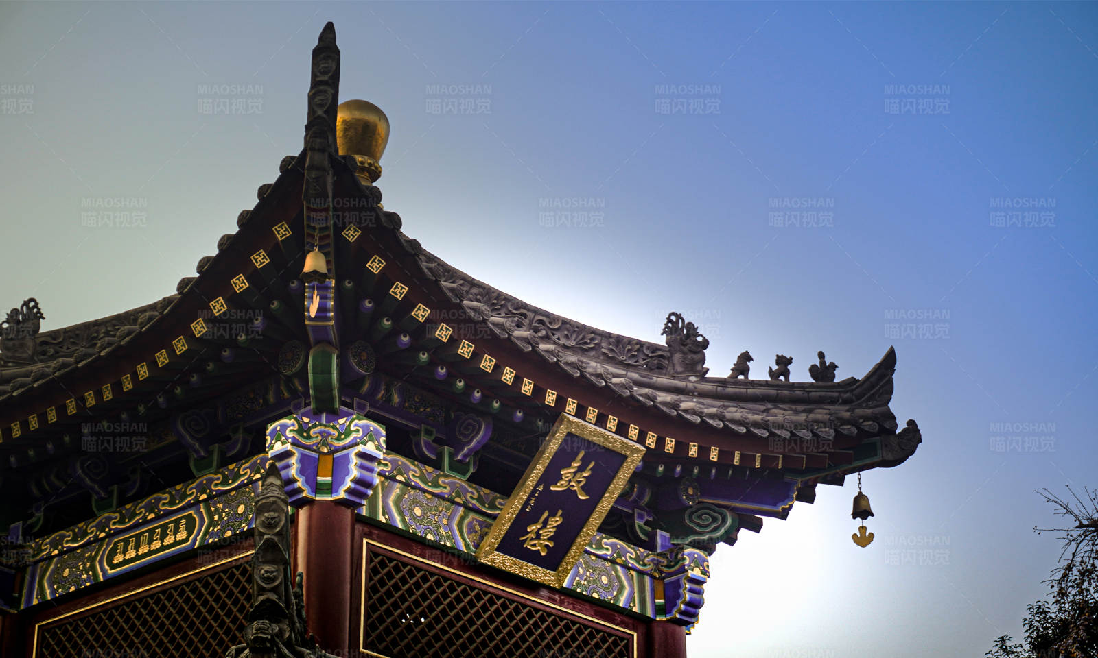 古建筑屋檐特写图片