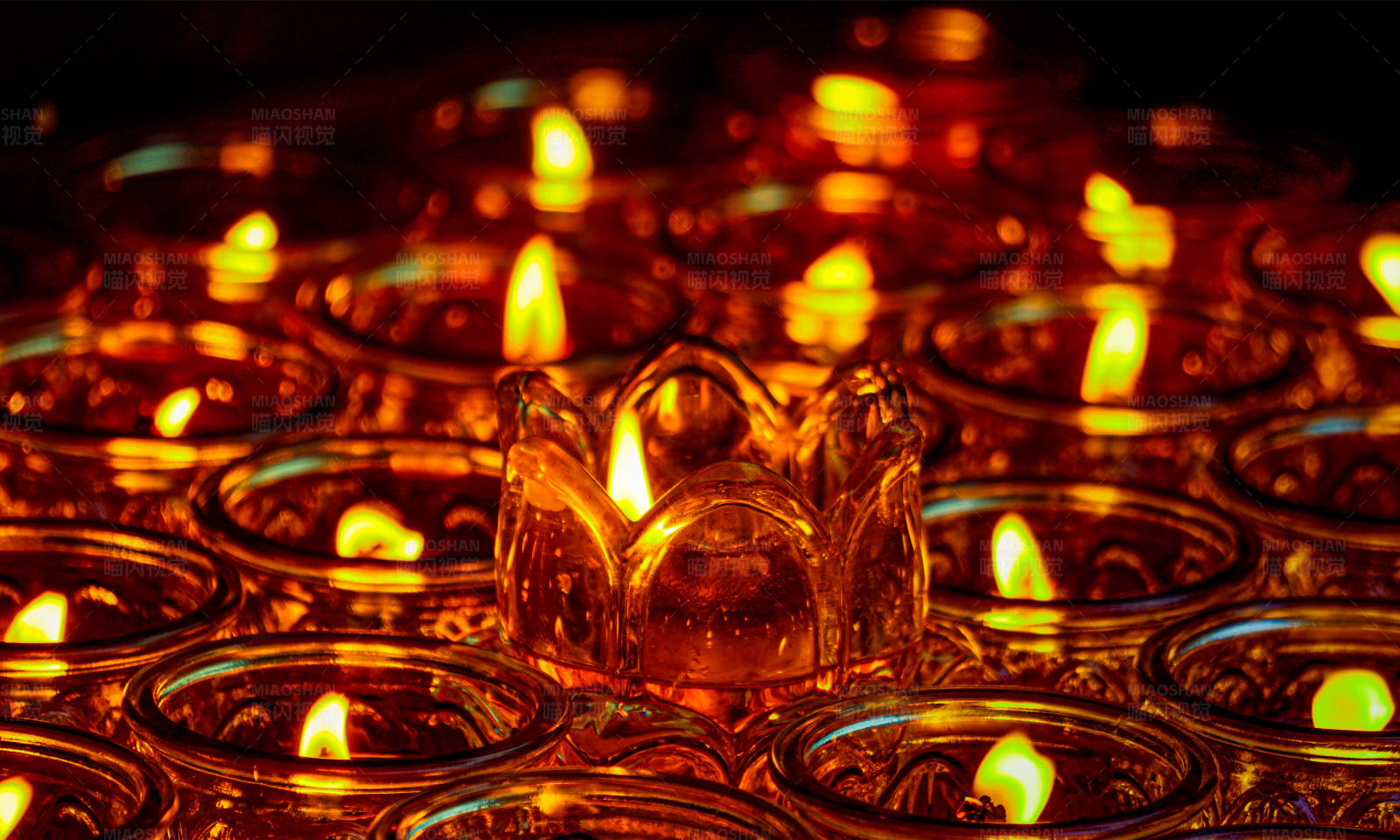 烛光点点 温暖心田图片