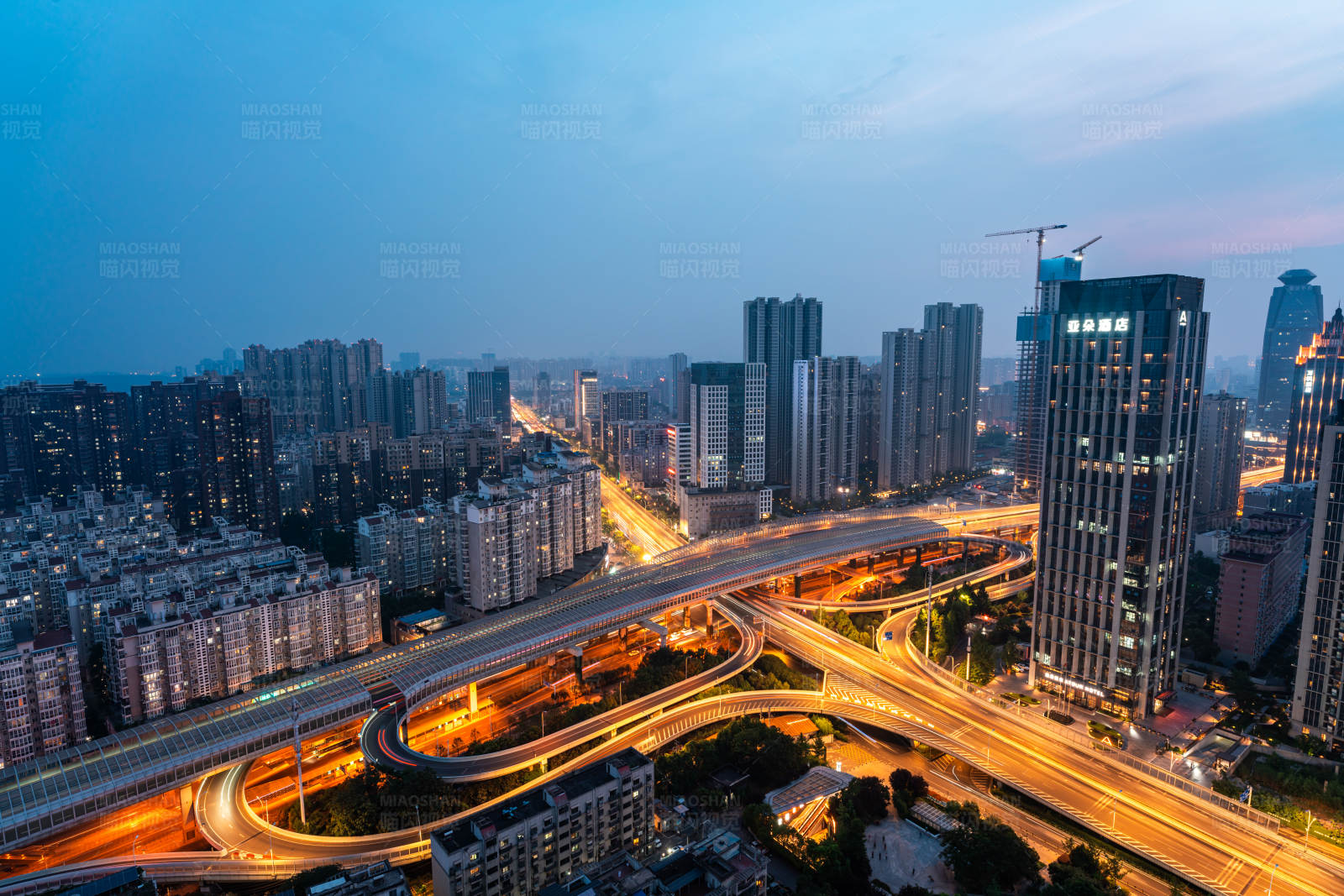 城市夜景立交桥，武汉尤李立交图片