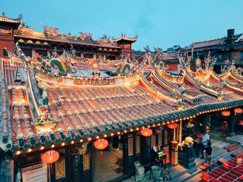 夜幕下的庙宇图片