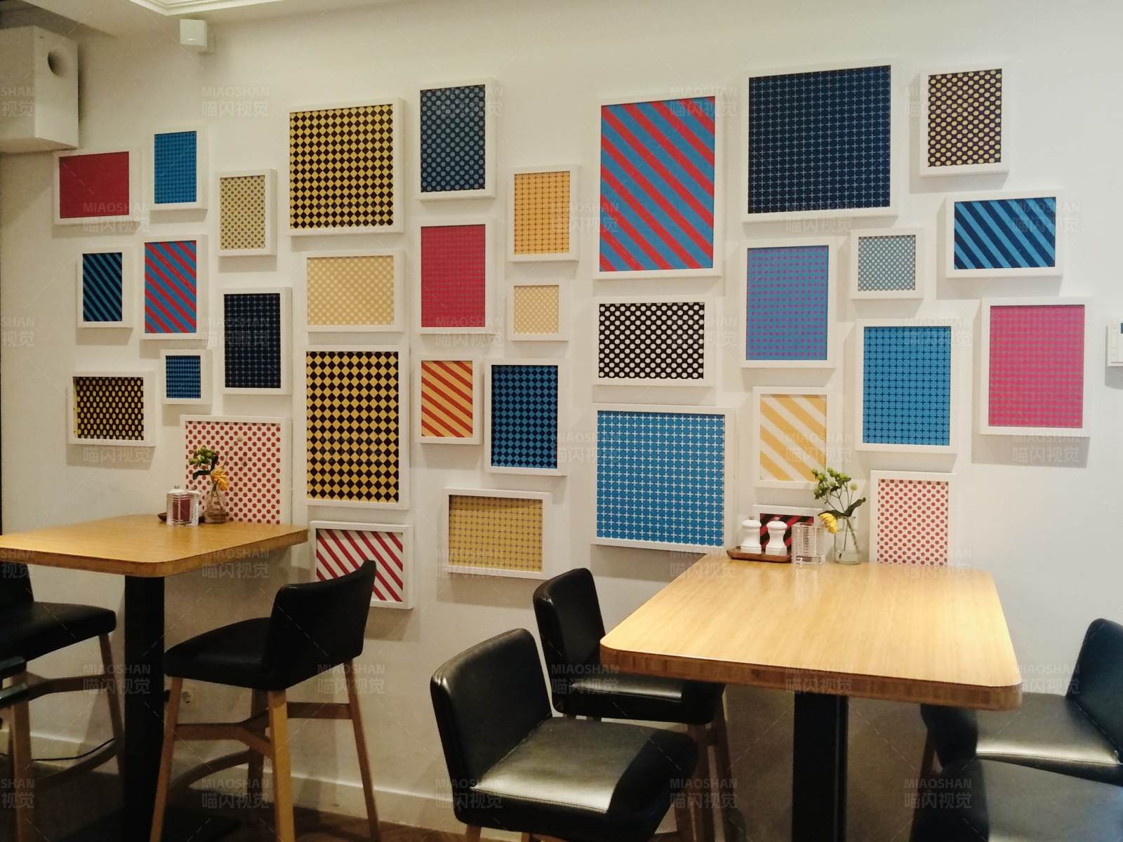 色彩斑斓的艺术咖啡角图片