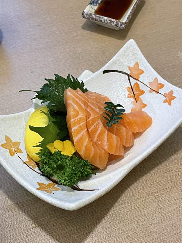 三文鱼刺身精美摆盘图片