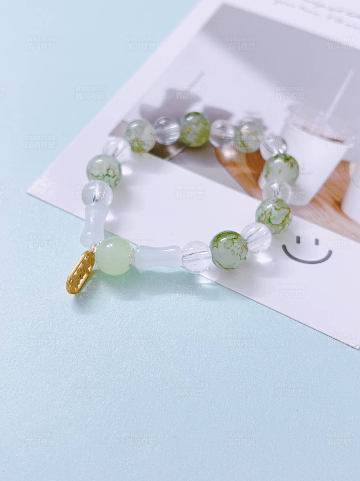 清新珠串手链图片