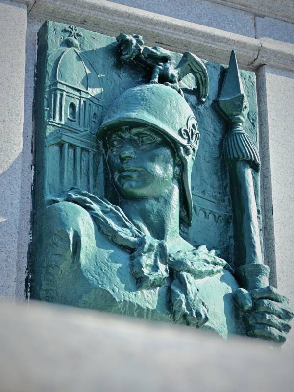 青铜战士浮雕图片