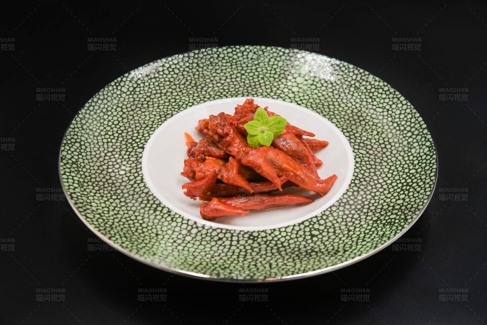 老卤鸡翅尖图片