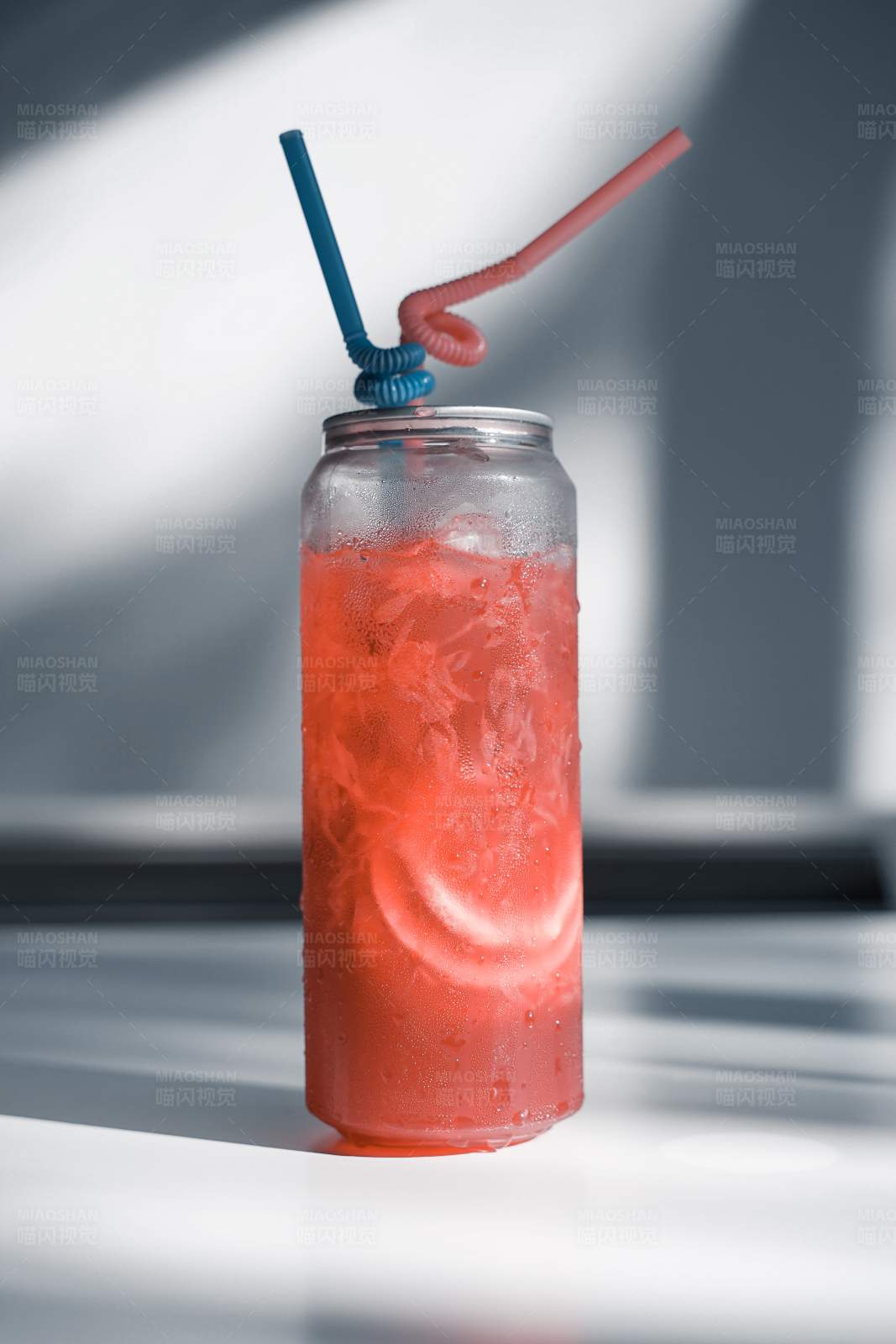 粉色西柚果汁饮料图片