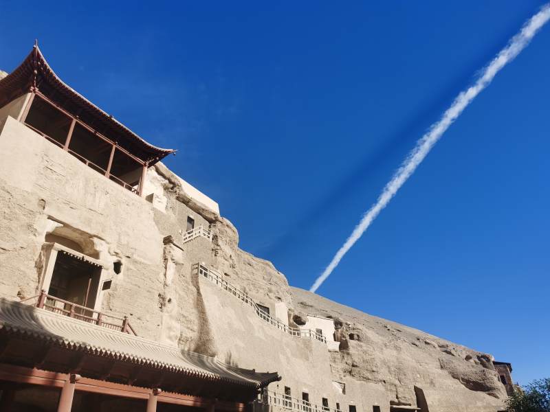 莫高窟与蓝天图片