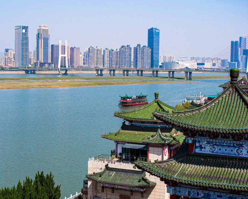 滕王阁与赣江图片