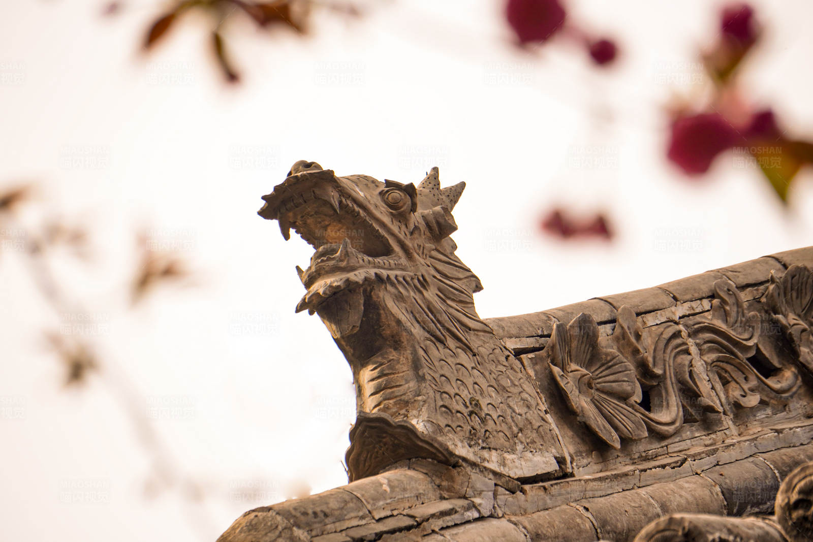 古建筑上的龙雕装饰图片