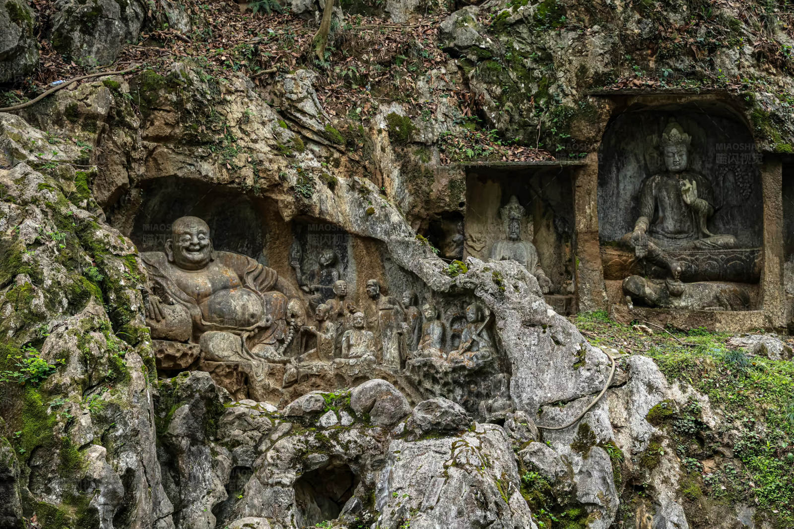 中国浙江省杭州市灵隐寺景区内石窟景观图片