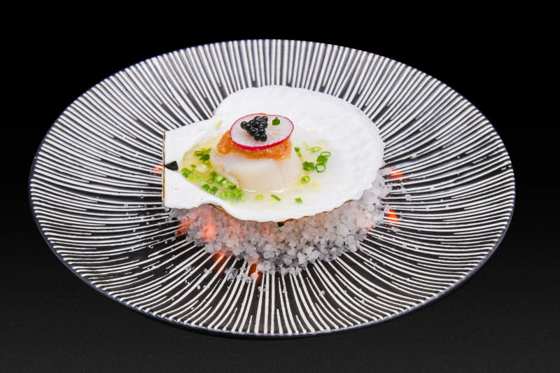 精致扇贝刺身料理图片