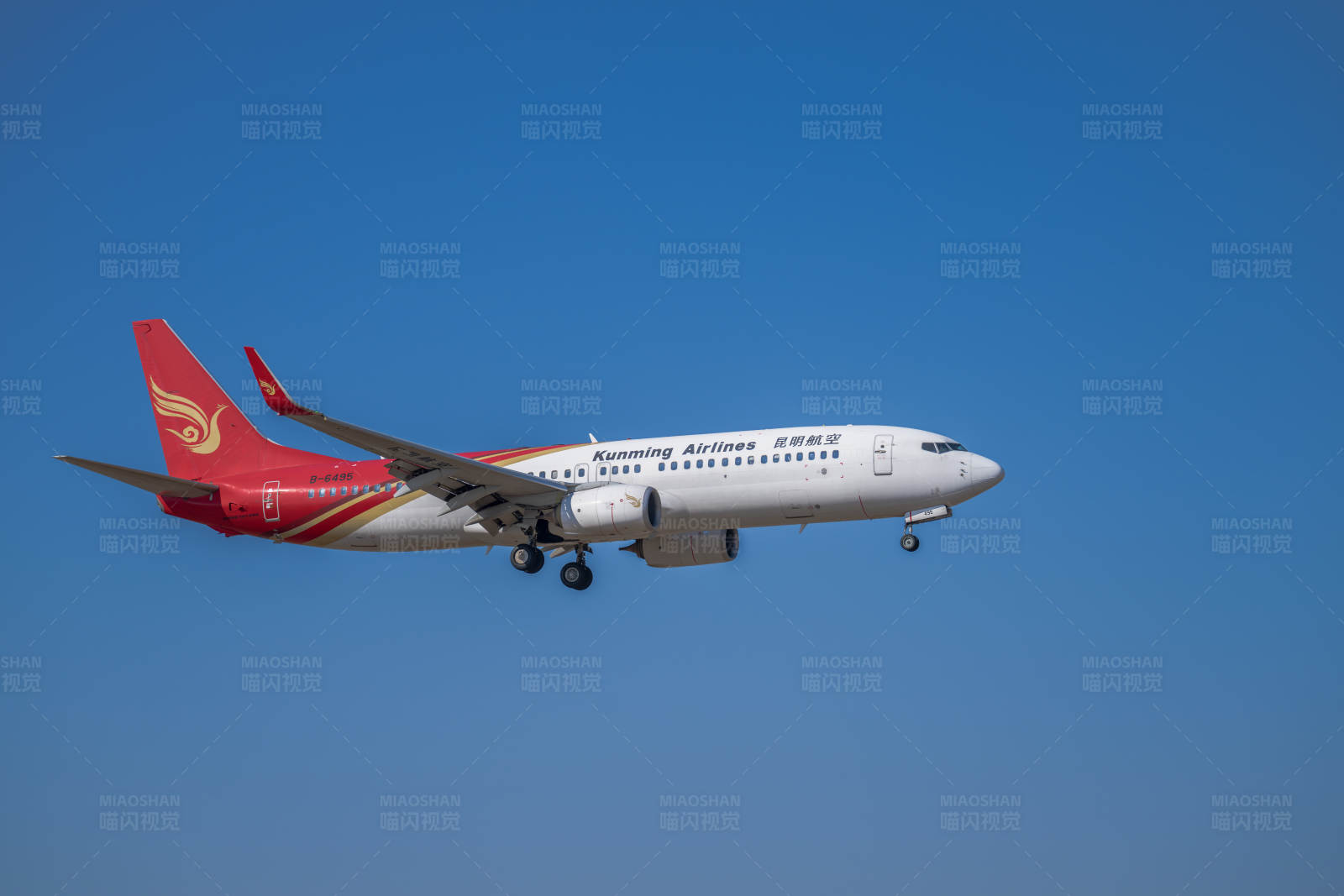 国航飞机蓝天翱翔图片