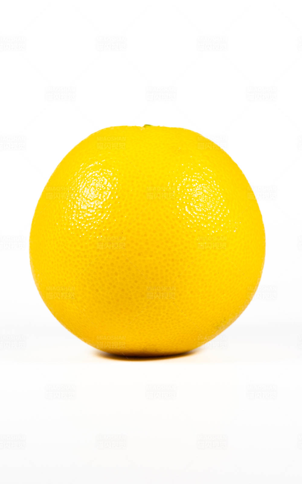 鲜亮柠檬特写图片