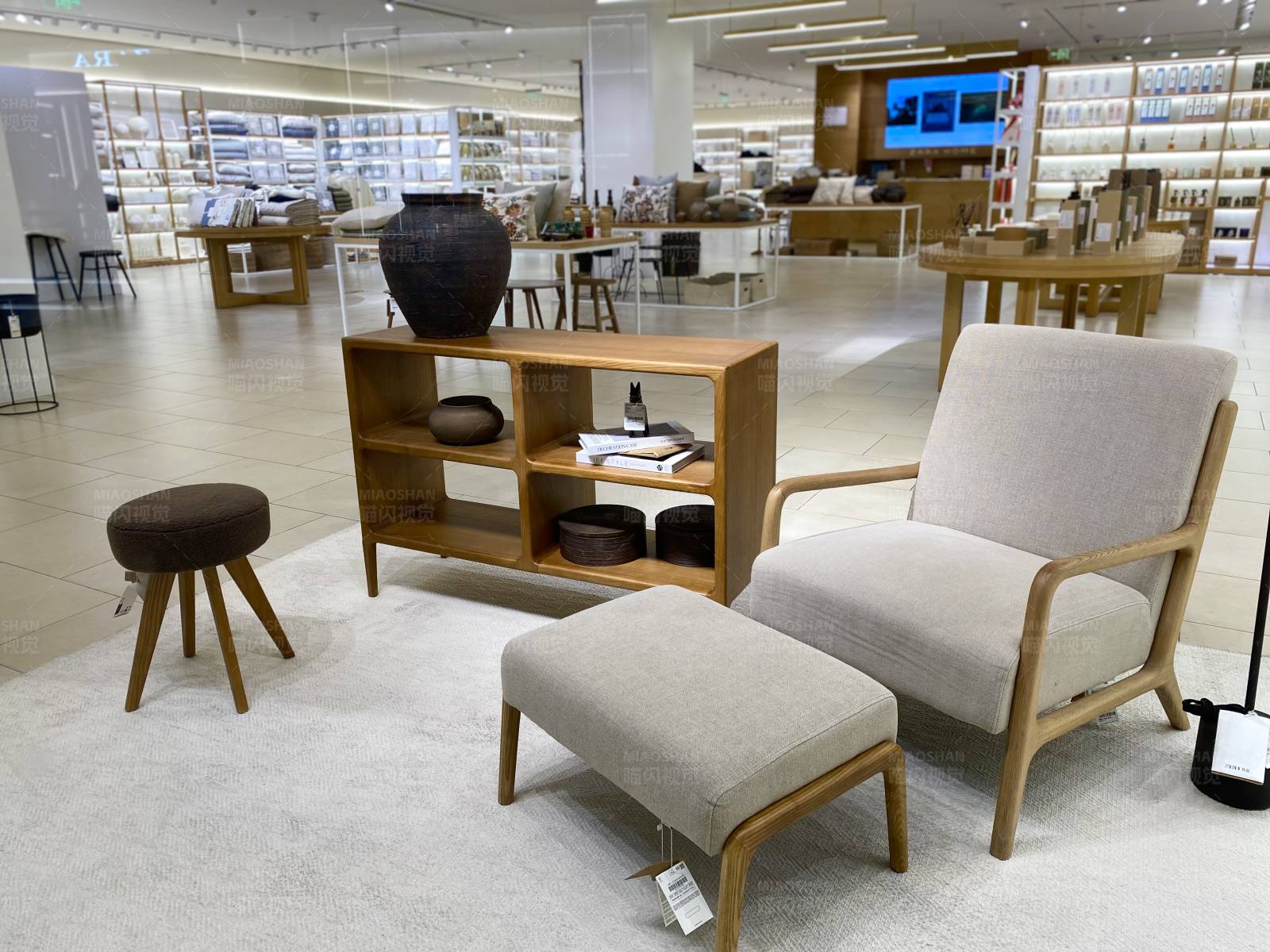 现代家居展示区图片