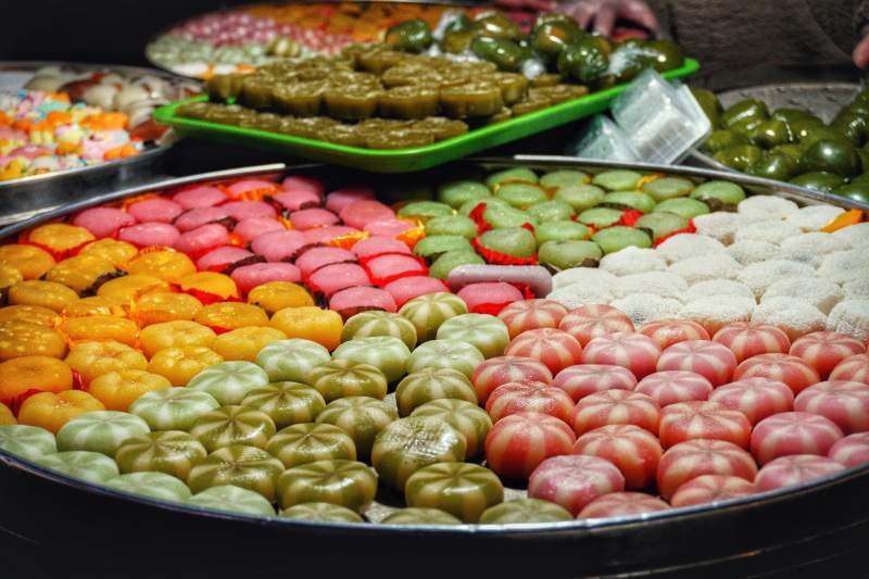 五彩斑斓的甜点展示图片