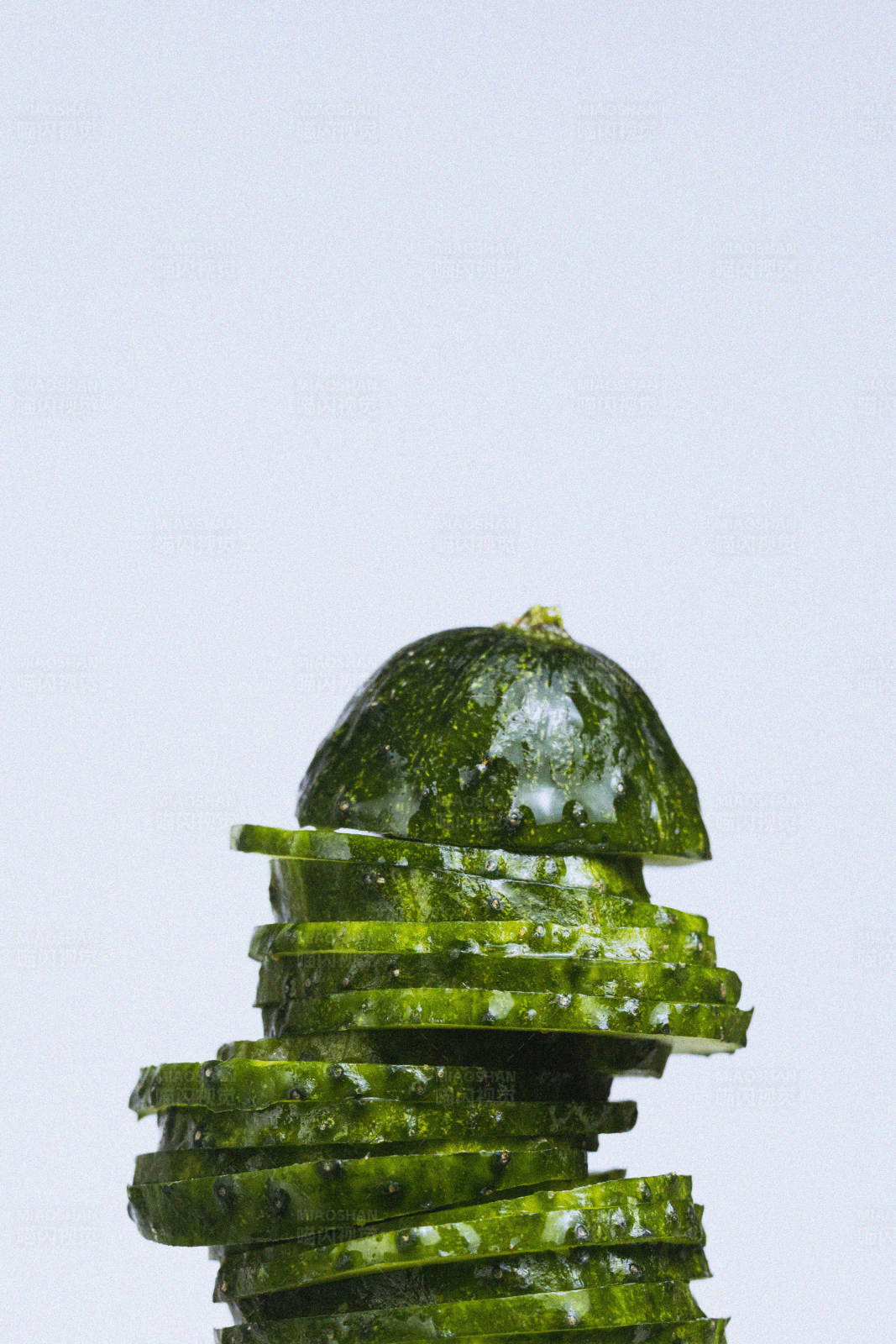 黄瓜片堆叠图片